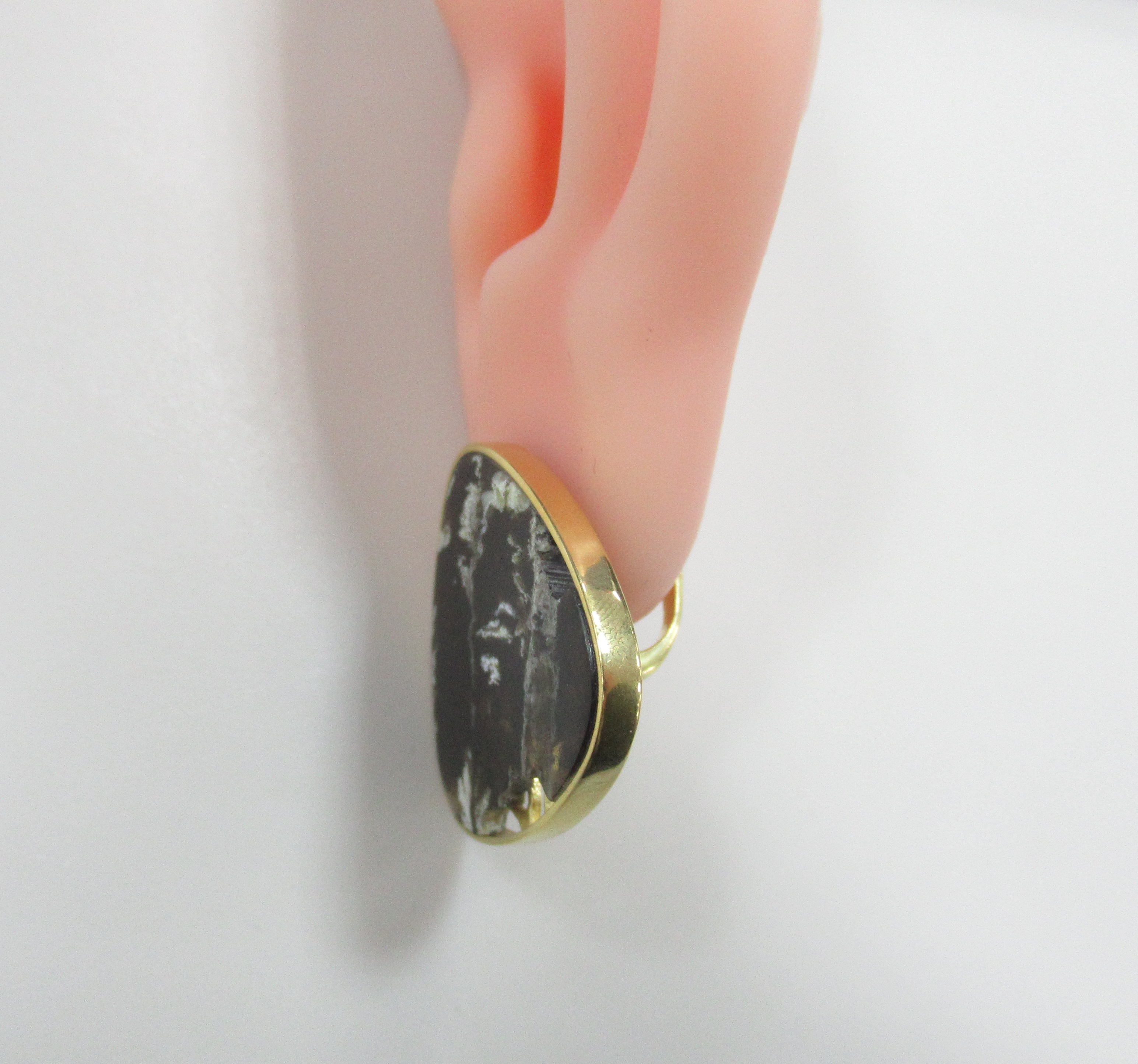 Серебряные серьги с янтарем